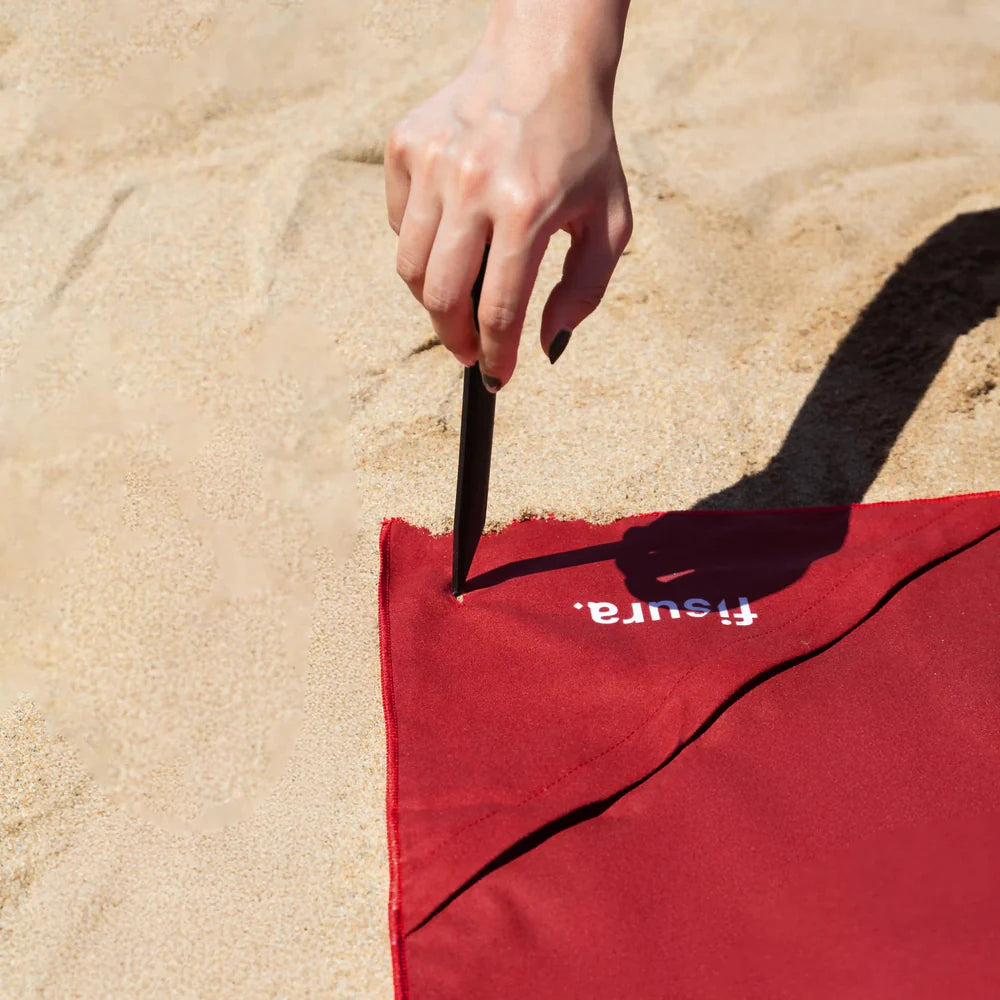 Beach towel "it's fucking hot" red