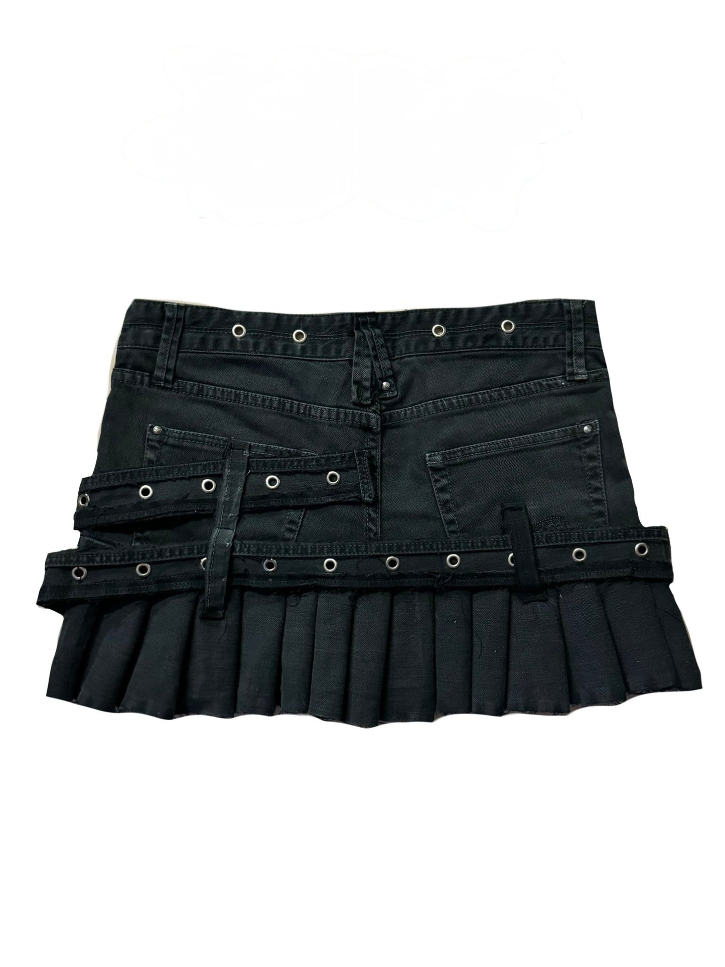Pleated eyelet skirt with metal charms